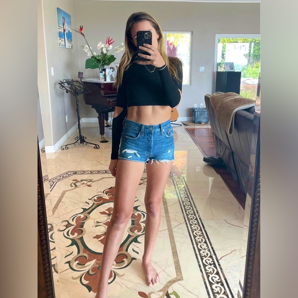 High Rise LEVI jean shorts size 25 dark wash
